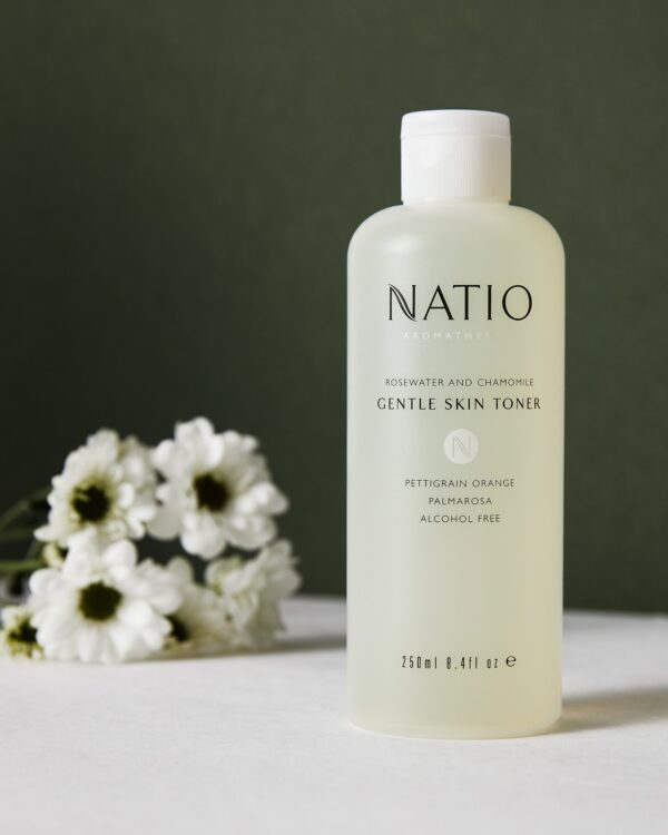 Natio 玫瑰甘菊爽膚水 250ml Rosewater And Chamomile Gentle Skin Toner 250ml：圖片 2